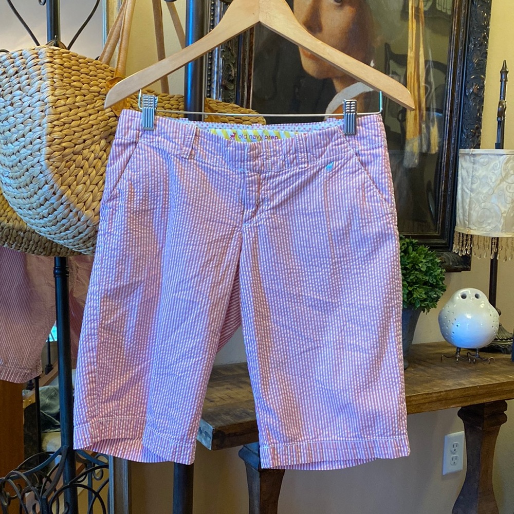Old Navy Preppy Pink and White Seersucker Bermuda Shorts. Size 4. Like new!